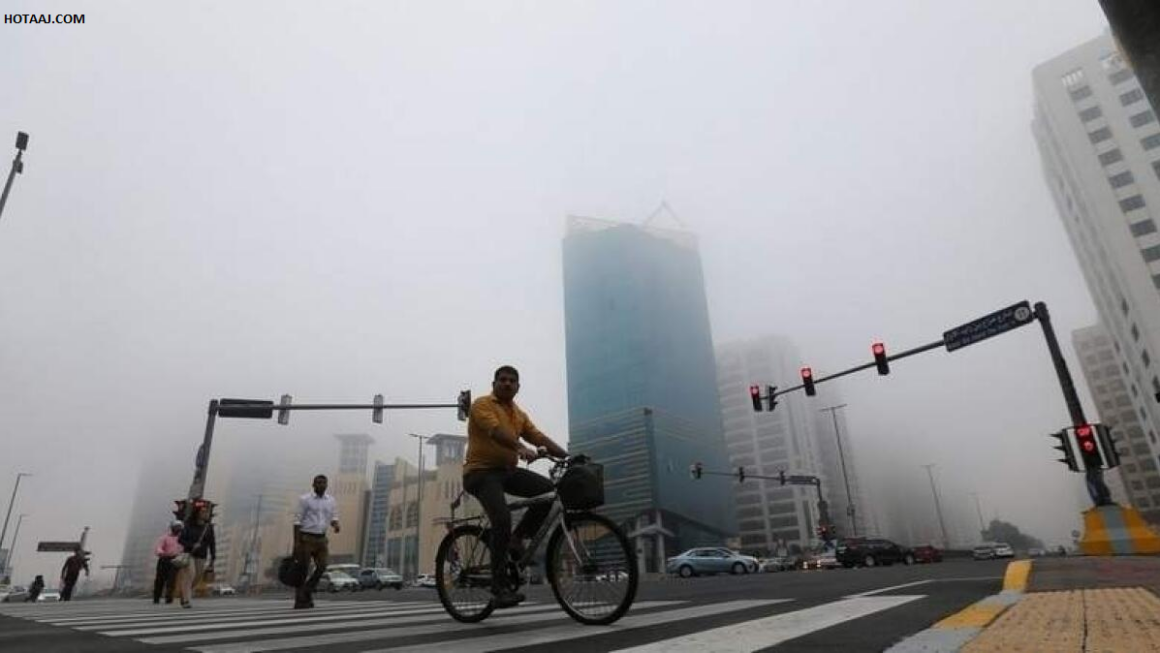 “UAE Issues Yellow Alert for Dense Fog and Dusty Weather in Eastern Regions”