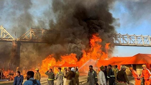 Devastating Fire Hits Maha Kumbh: 40 Huts and 6 Tents Destroyed, But No Casualties